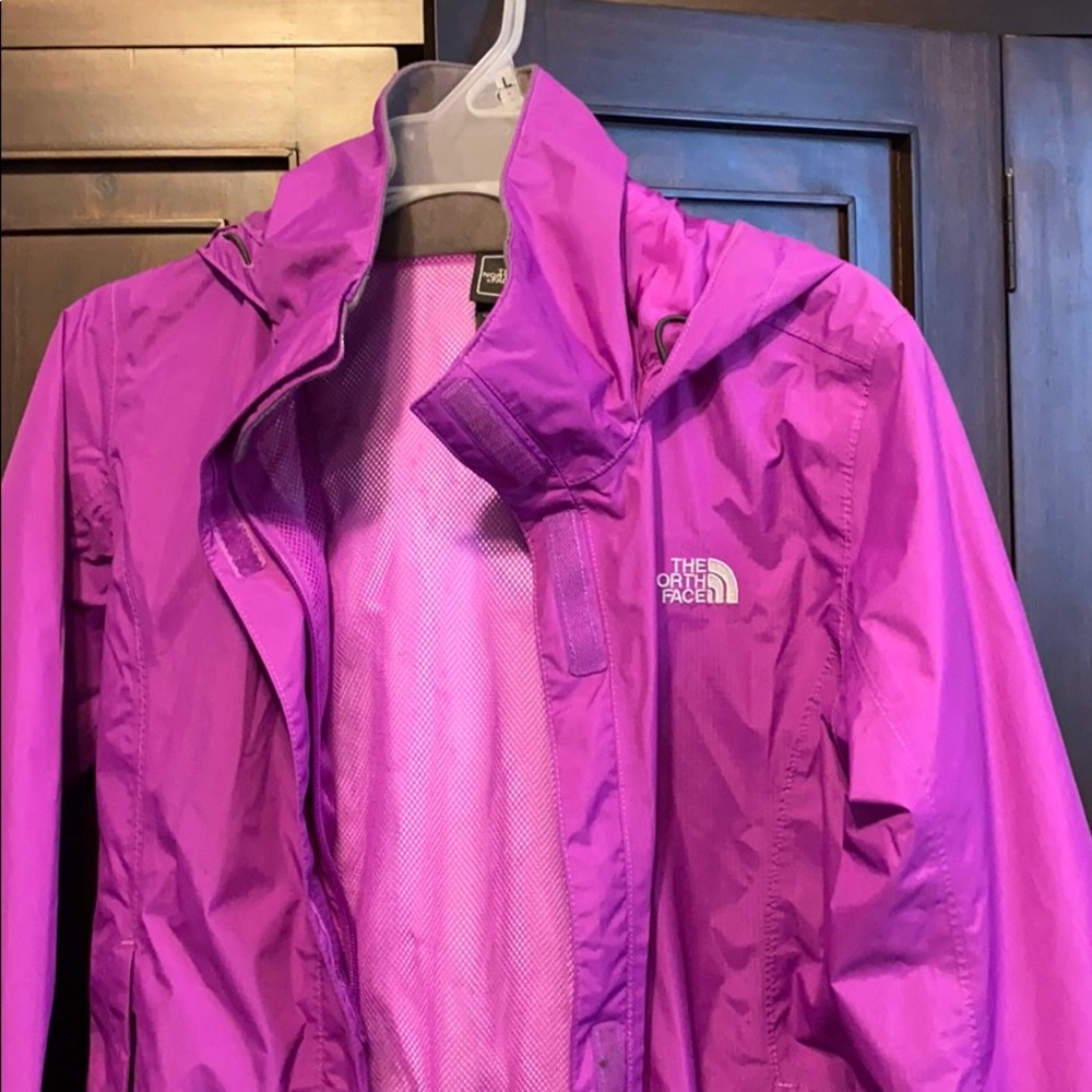 The North Face women’s zip up nylon windbreaker